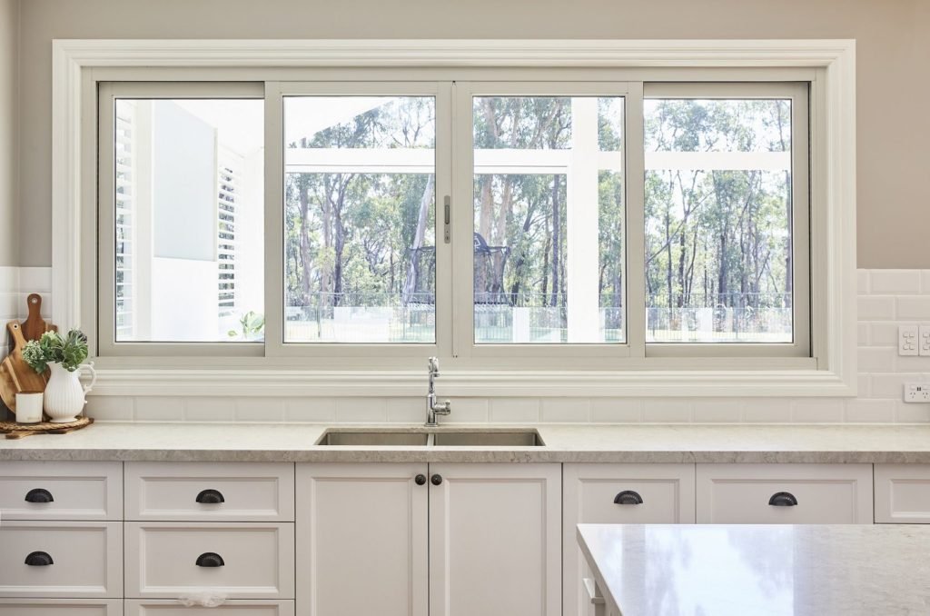 النوافذ المنزلقة